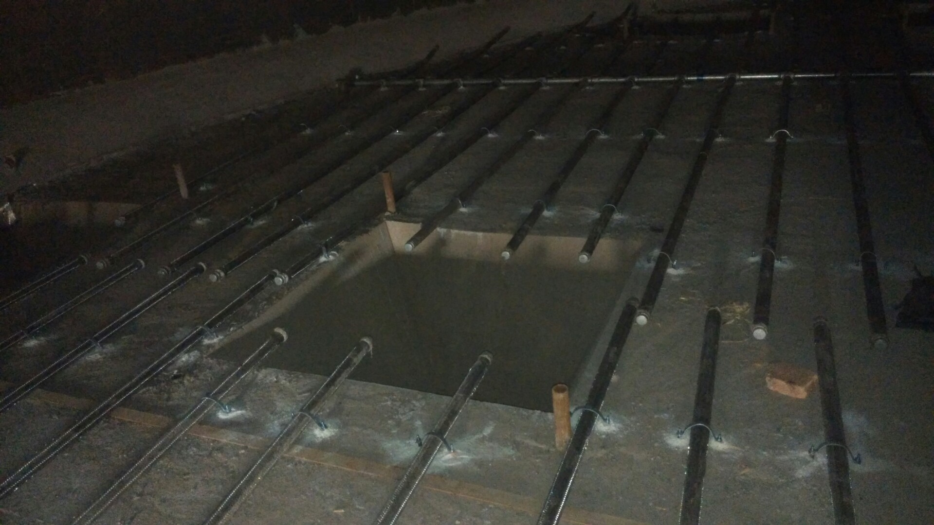 苏尼特左流化棒