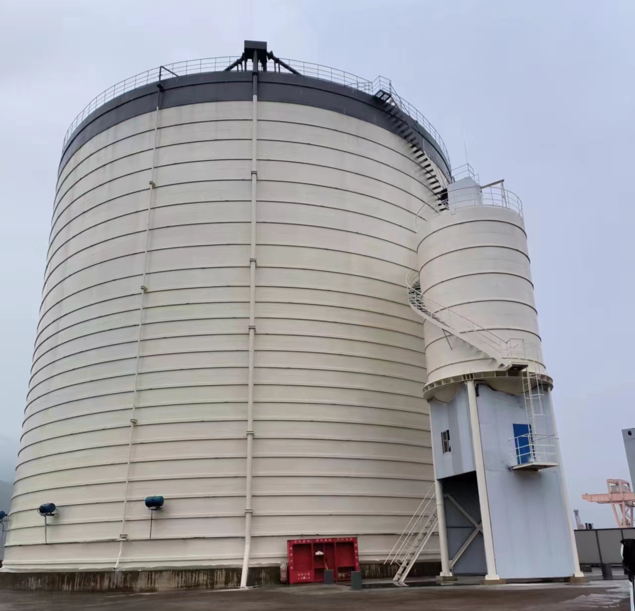 苏尼特左10万吨水泥钢板库